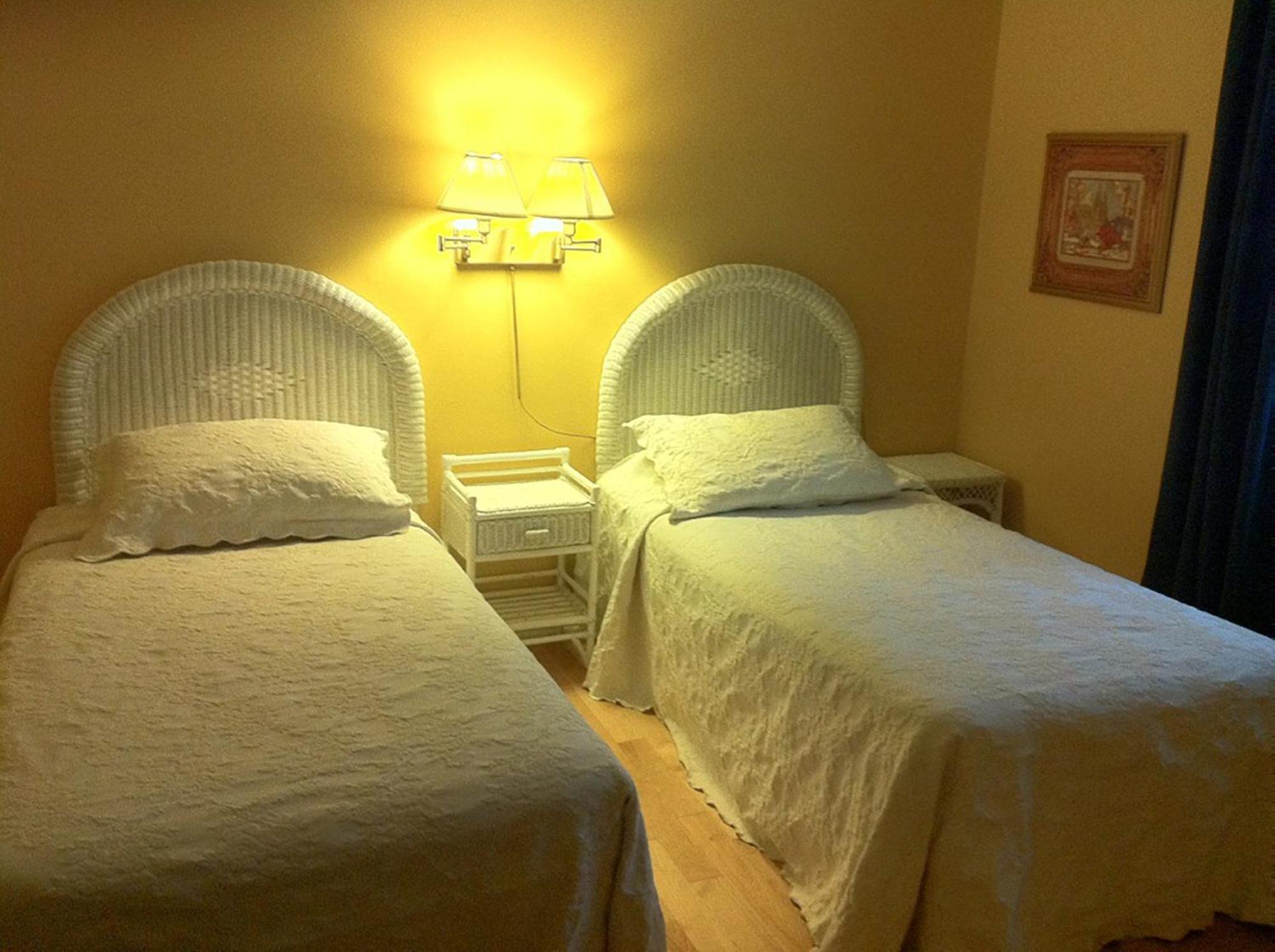 Goeliche Hotel Et Appartement Saint-Laurent-de-l'ile d'Orleans 객실 사진
