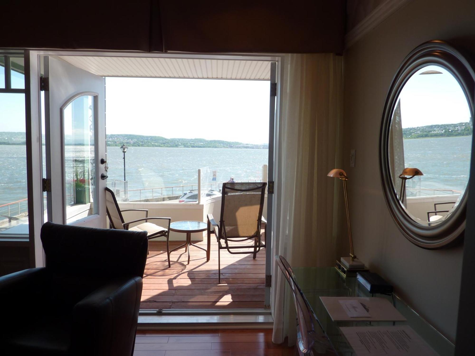 Goeliche Hotel Et Appartement Saint-Laurent-de-l'ile d'Orleans 객실 사진