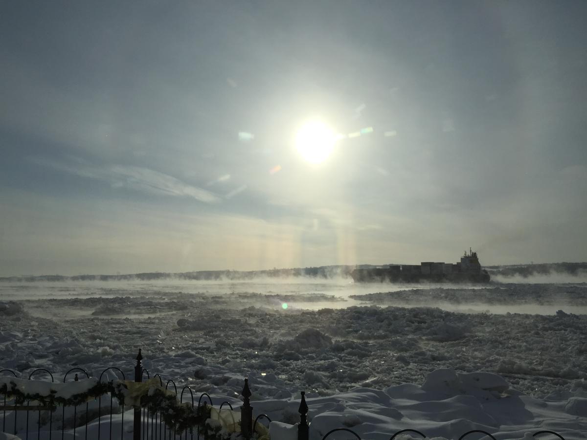 Goeliche Hotel Et Appartement Saint-Laurent-de-l'ile d'Orleans 외부 사진